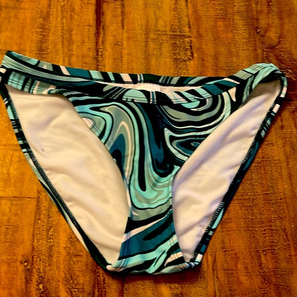 Xhiliration High Leg Scoop Bikini Bottom. Sold Separately or with matching top. - Picture 5 of 7